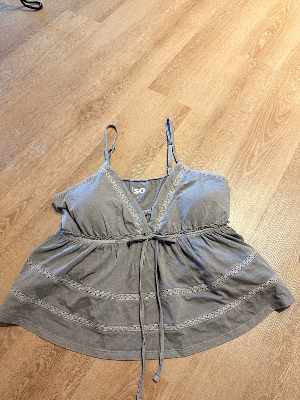 SO Gray Sleeveless Padded V-Neck Tie-Front Babydoll Tank Top